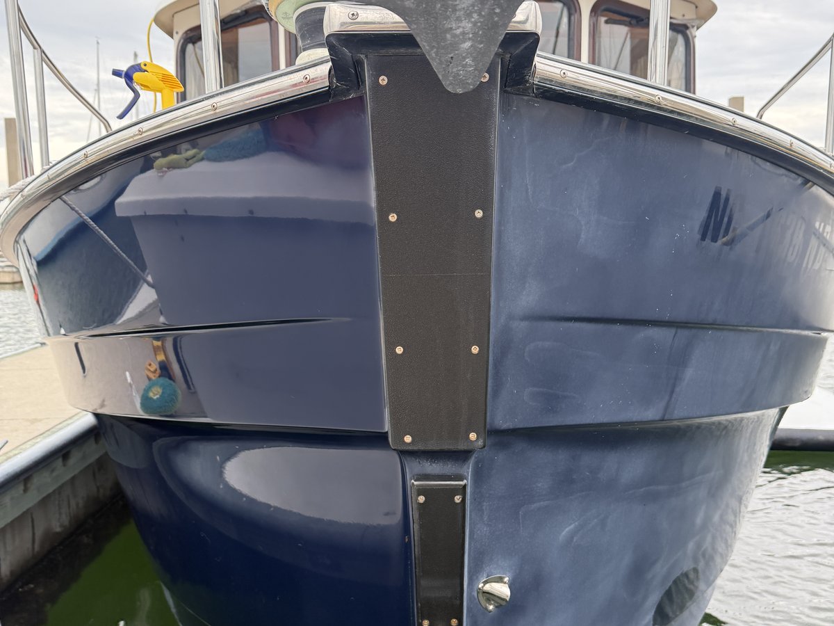 27ft Ranger Tug before detailing, oxidized hull, Norfolk VA